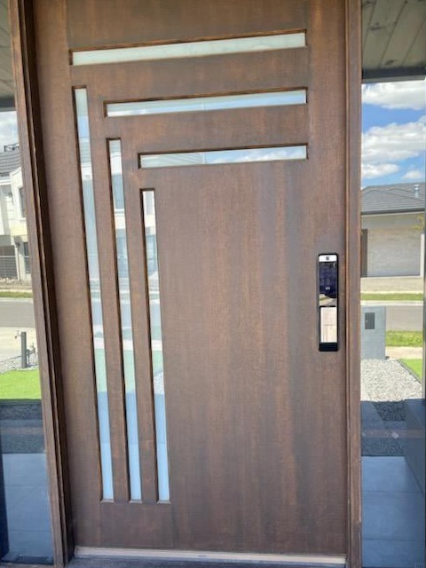 Distinct Door